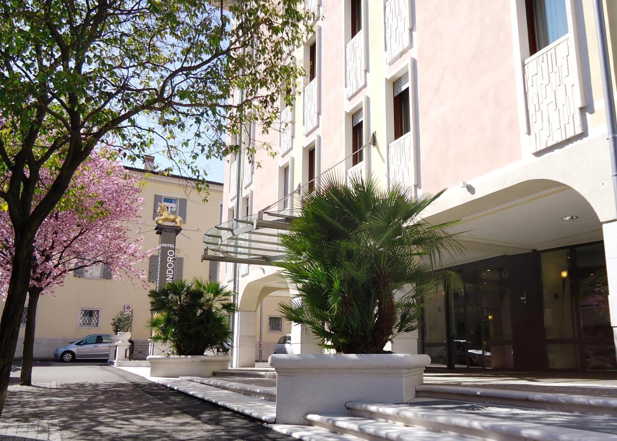 Hotel Leon D'Oro Rovereto  Kültér fotó