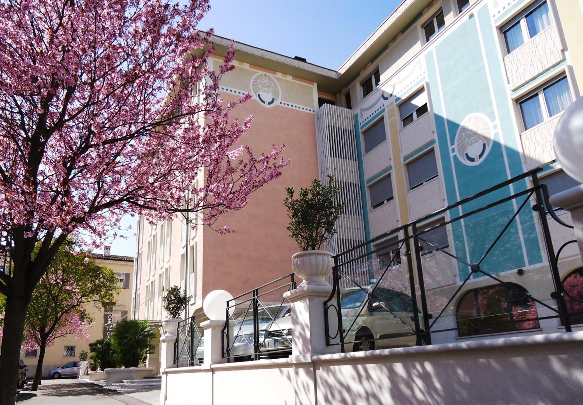 Hotel Leon D'Oro Rovereto  Kültér fotó