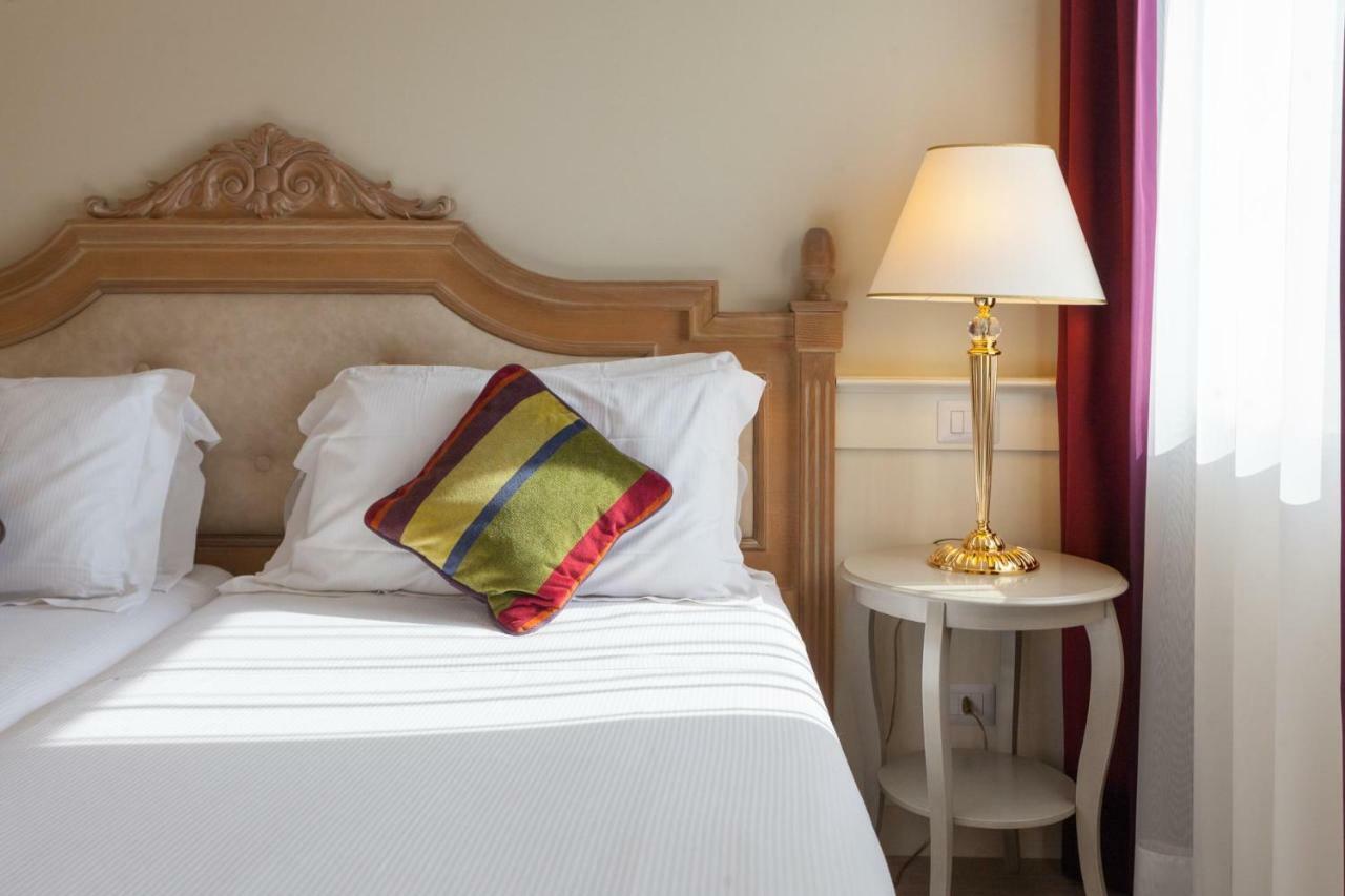 Hotel Leon D'Oro Rovereto  Kültér fotó