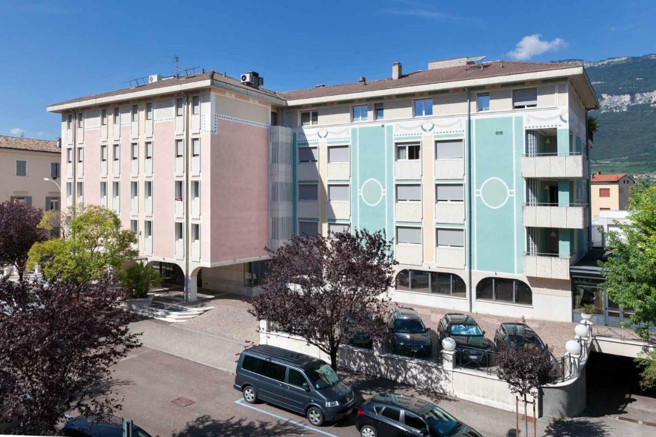 Hotel Leon D'Oro Rovereto  Kültér fotó